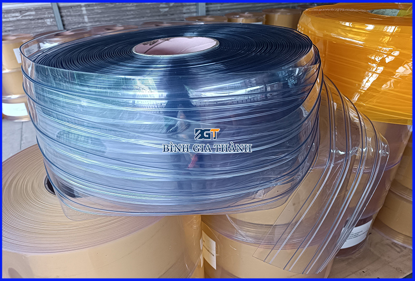 MÀN NHỰA PVC CÓ GÂN