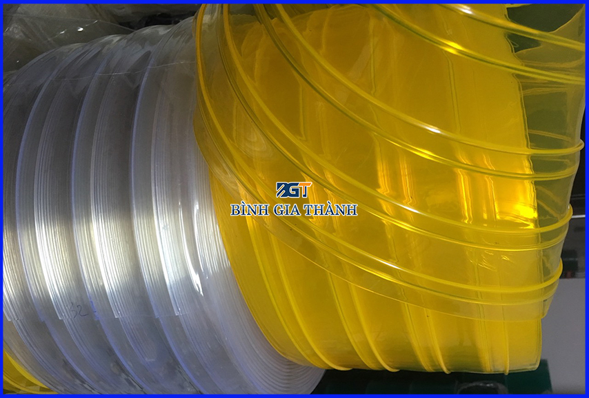 MÀN NHỰA PVC CÓ GÂN