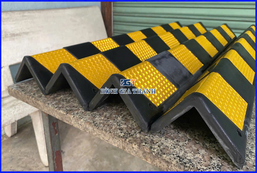 cao-su-op-cot-phan-quang