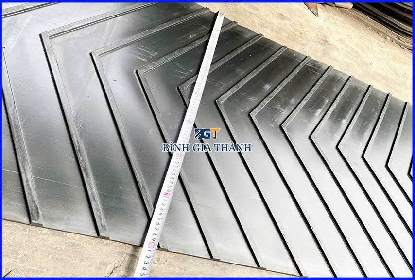 cao-su-bang-tai-co-gan