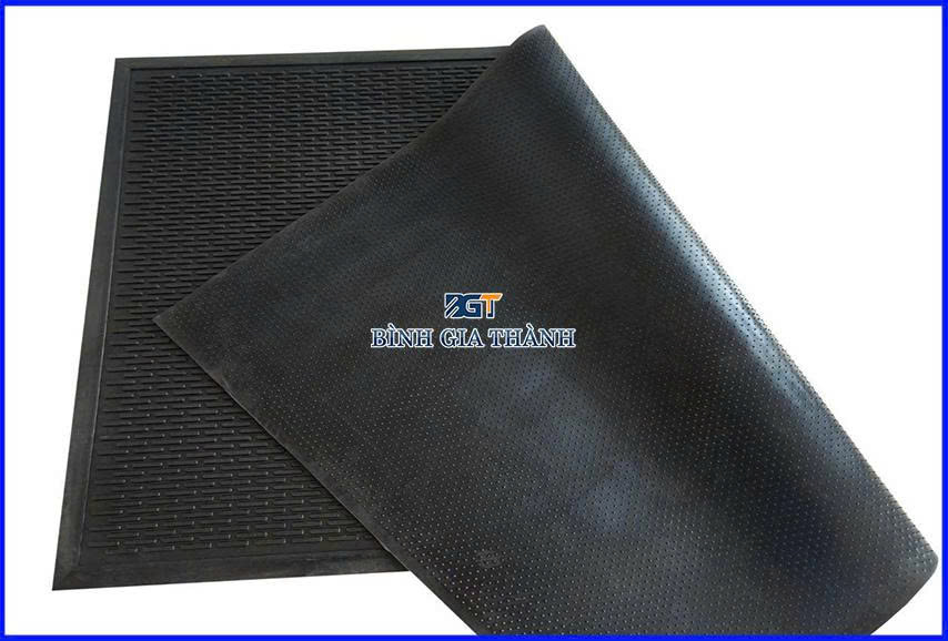 cao-su-lot-san-chui chan