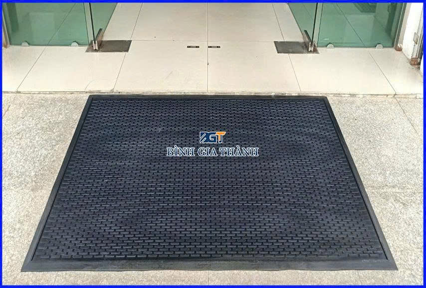 cao-su-lot-san-chui chan