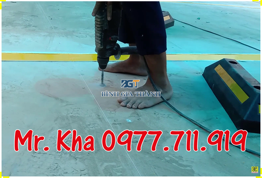 Lap dat chan lui xe cao su 02