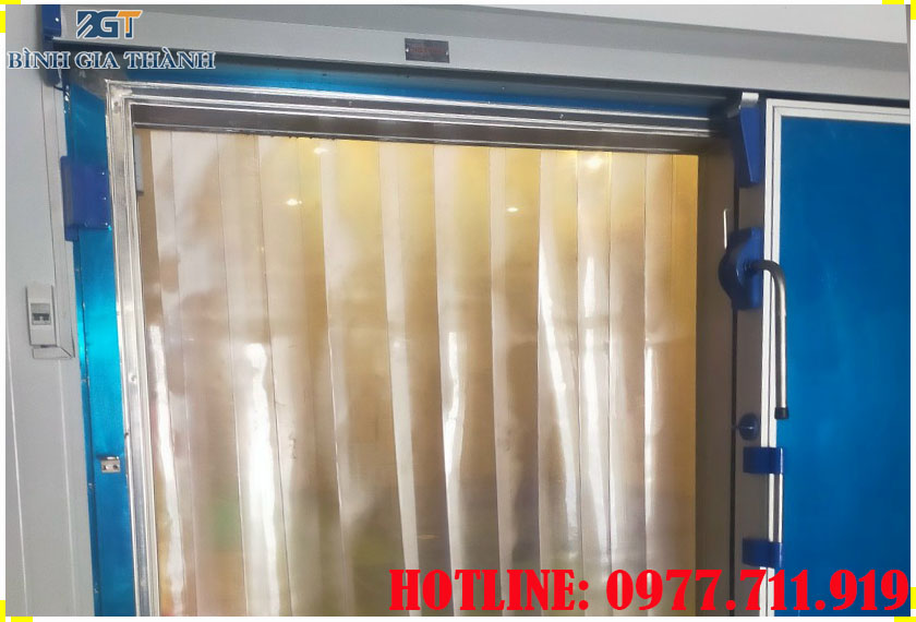Lắp Đặt Màn Nhựa Nhựa Ngăn Côn Trùng Cho Nhà Xưởng