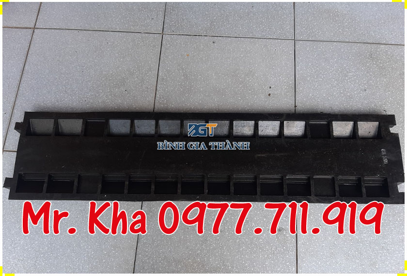 GỜ GIẢM TỐC CÓ ỐNG LUỒN DÂY ĐIỆN