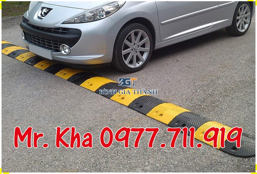 VAI TRÒ VÀ ỨNG DỤNG CỦA GỜ GIẢM TỐC CAO SU PHẢN QUANG
