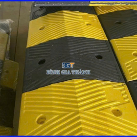 BẢNG SO SÁNH GỜ GIẢM TỐC CAO SU - GỜ GIẢM TỐC BÊ TÔNG - GỜ GIẢM TỐC