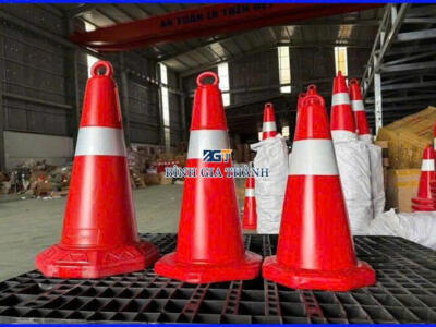 CỌC TIÊU GIAO THÔNG BẰNG NHỰA DẺO CAO CẤP