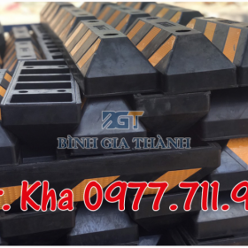 CỤC CHẶN BÁNH XE