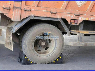 CỤC KÊ BÁNH XE BẰNG CAO SU