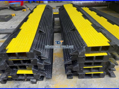 GỜ CAO SU LUỒN DÂY ĐIỆN CÁP NGẦM 3 RÃNH