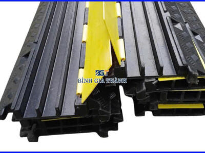 GỜ CAO SU LUỒN DÂY ĐIỆN CÁP NGẦM 3 RÃNH