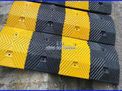 GỜ GIẢM TỐC CAO SU CÓ CHIỀU DÀI 1 MÉT