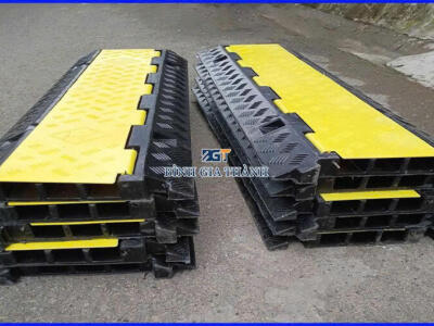 GỜ GIẢM TỐC LUỒN DÂY ĐIỆN 3 RÃNH