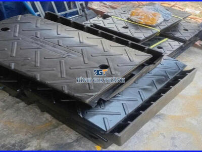 TẤM KÊ BẬC THỀM BẰNG CAO SU 