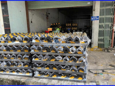 THANH ỐP CỘT CAO SU DẠNG CHỮ V, PHẢN QUANG VÀNG