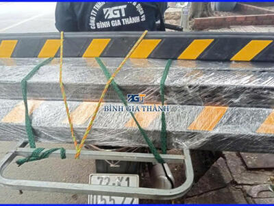 THANH ỐP CỘT CAO SU DẠNG V CAO 120CM