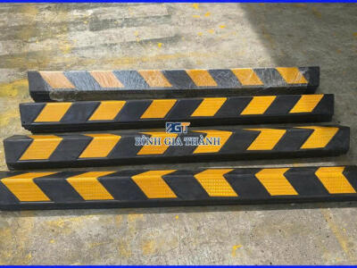 THANH ỐP CỘT CAO SU VUÔNG PHẢN QUANG 1m