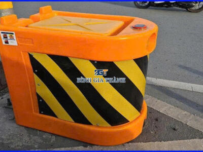 THÙNG CHỐNG VA ĐẬP GIAO THÔNG