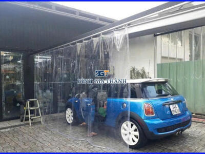 VÁCH NGĂN MÀN NHỰA CHO KHU VỰC RỬA XE Ô TÔ 